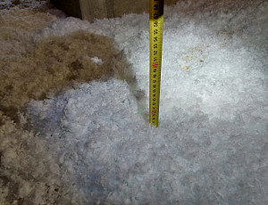 Zateplení stropu řadového rodinného domu pomocí foukané izolace